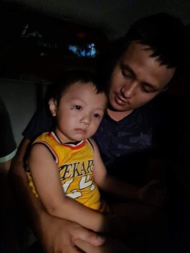 Vụ bắt cóc bé trai ở Bắc Ninh: Hé lộ đoạn clip nghi phạm đưa bé đi mua quần áo - Ảnh 4.
