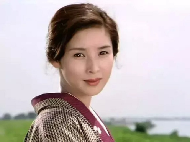 Ngỡ ngàng trước nữ diễn viên Nhật Bản dù đã 60 tuổi trông chẳng khác gì 30 - Ảnh 5.