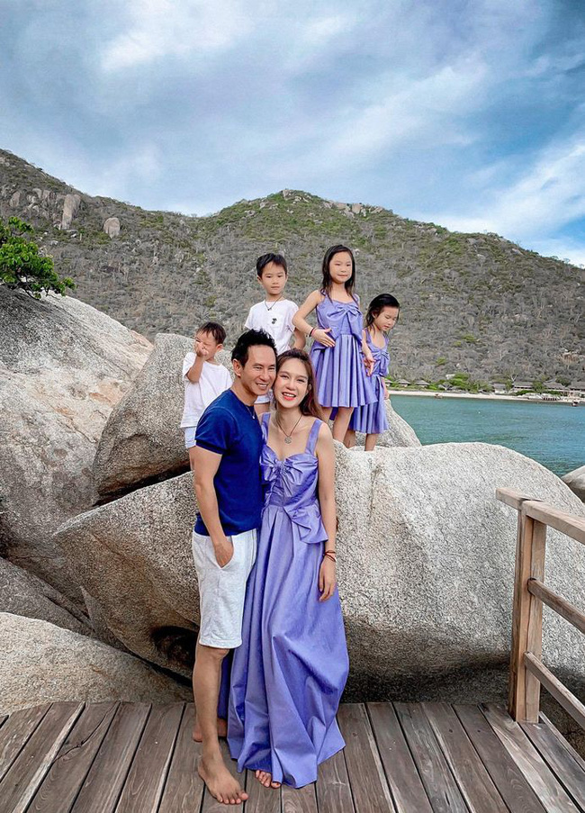 Lý Hải up hình trong chuyến đi Nha Trang cùng với gia đình.