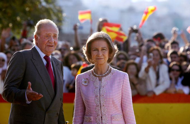 Bê bối hoàng gia Tây Ban Nha: Vua tặng nhân tình hơn 1700 tỷ đồng nhưng sau 2 năm lại &quot;đòi qùa&quot; và cuộc chiến bất phân thắng bại - Ảnh 3.