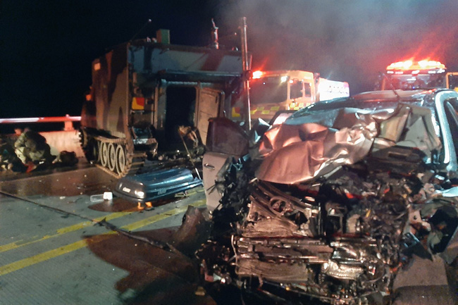 Bốn người Hàn Quốc thiệt mạng vì đâm vào xe bọc thép quân đội Mỹ - Ảnh 2.