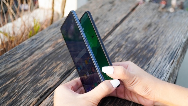Poco X3 NFC đọ dáng Vsmart Aris: 7 triệu chọn smartphone nào? - 4