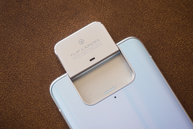 Asus trình làng bộ đôi smartphone ZenFone 7 với thiết kế camera lật - 4