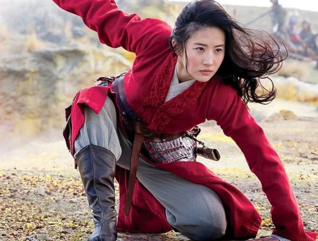 &quot;Mulan&quot;: Ngỡ ngàng trước nhan sắc diễn viên đóng thế cho Lưu Diệc Phi, netizen không biết ai đẹp hơn ai - Ảnh 7.