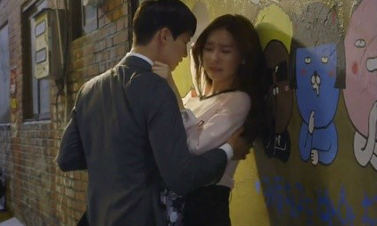 Loạt phim Hàn nhận lệnh phạt vì nhiều lý do: Ji Chang Wook khỏa thân đánh nhau, Kim Soo Hyun để gái xinh sờ soạng văng tục - Ảnh 14.