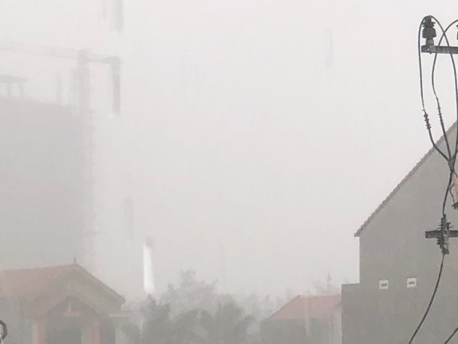 Mưa bão trắng trời Quảng Bình, nguy cơ ngập lụt trên diện rộng - Ảnh 2.