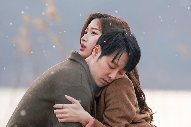 4 cặp đôi &quot;chú - cháu&quot; màn ảnh Hàn 2020: Tưởng mới mẻ lại thất bại ê chề, phim của Ji Chang Wook - Lee Dong Wook gây thất vọng nhất - Ảnh 5.