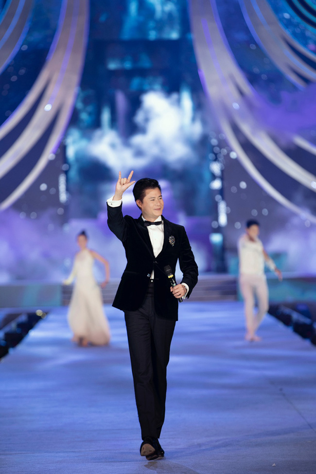 Lệ Quyên khoe eo thon, thăng hoa với màn trình diễn máu lửa trên sân khấu Hoa hậu Việt Nam - Ảnh 10.