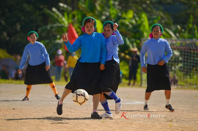 Ngỡ ngàng với vẻ đẹp đầy sức sống của những thiếu nữ dân tộc tham gia giải bóng đá nữ ở Quảng Ninh - Ảnh 6.