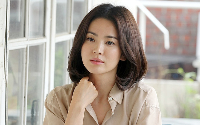 Nhìn bộ sưu tập tóc ngắn của Song Hye Kyo là biết ngay kiểu nào giúp hack tuổi, kiểu nào khiến chị em &quot;dừ&quot; hẳn đi - Ảnh 2.